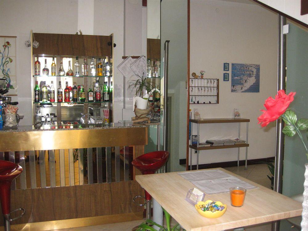 阿罗提别墅酒店 里米尼 外观 照片